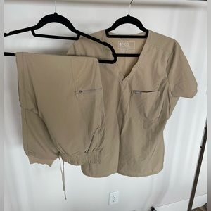 FIGS Light Oak Scrub Set